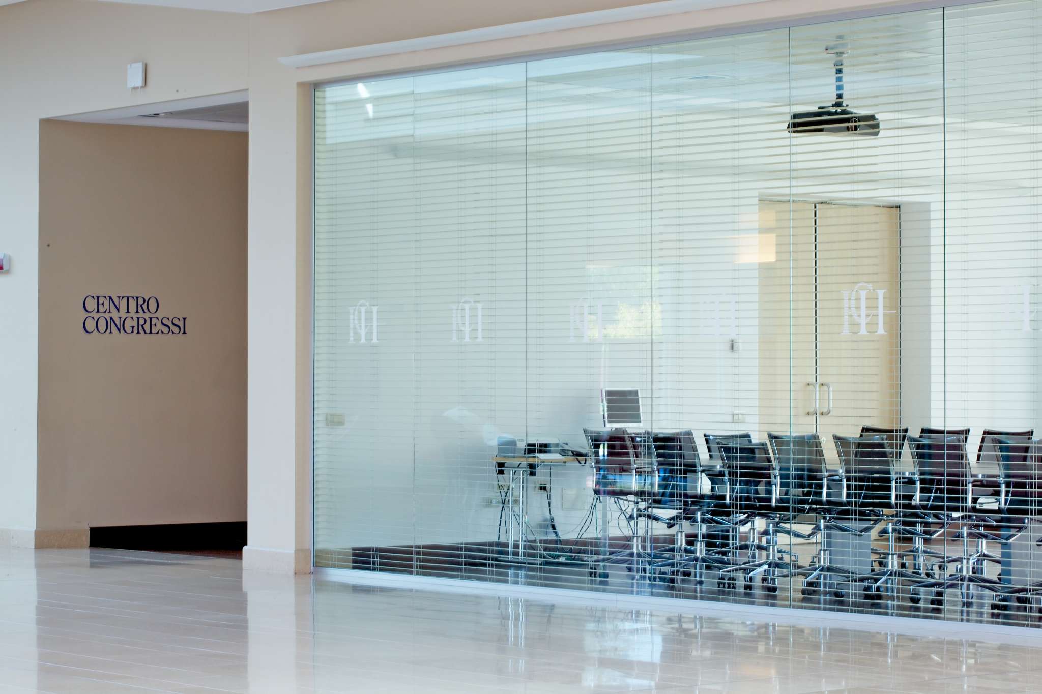 Istituto Clinico Humanitas INCONTROLUCE CREATIVE STUDIO